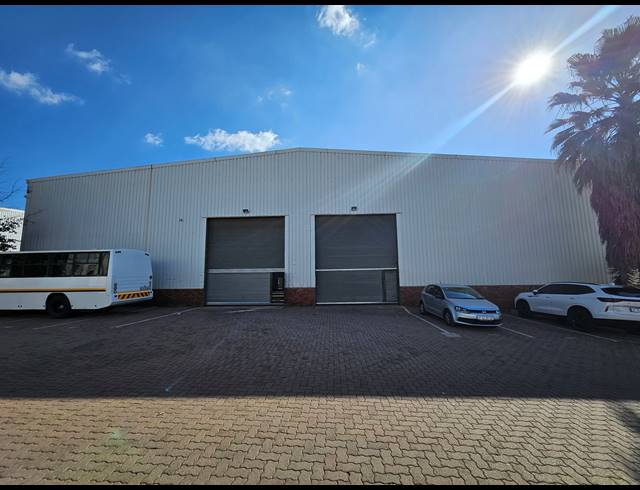 1,561M² WAREHOUSE TO LET IN RANDJESPARK